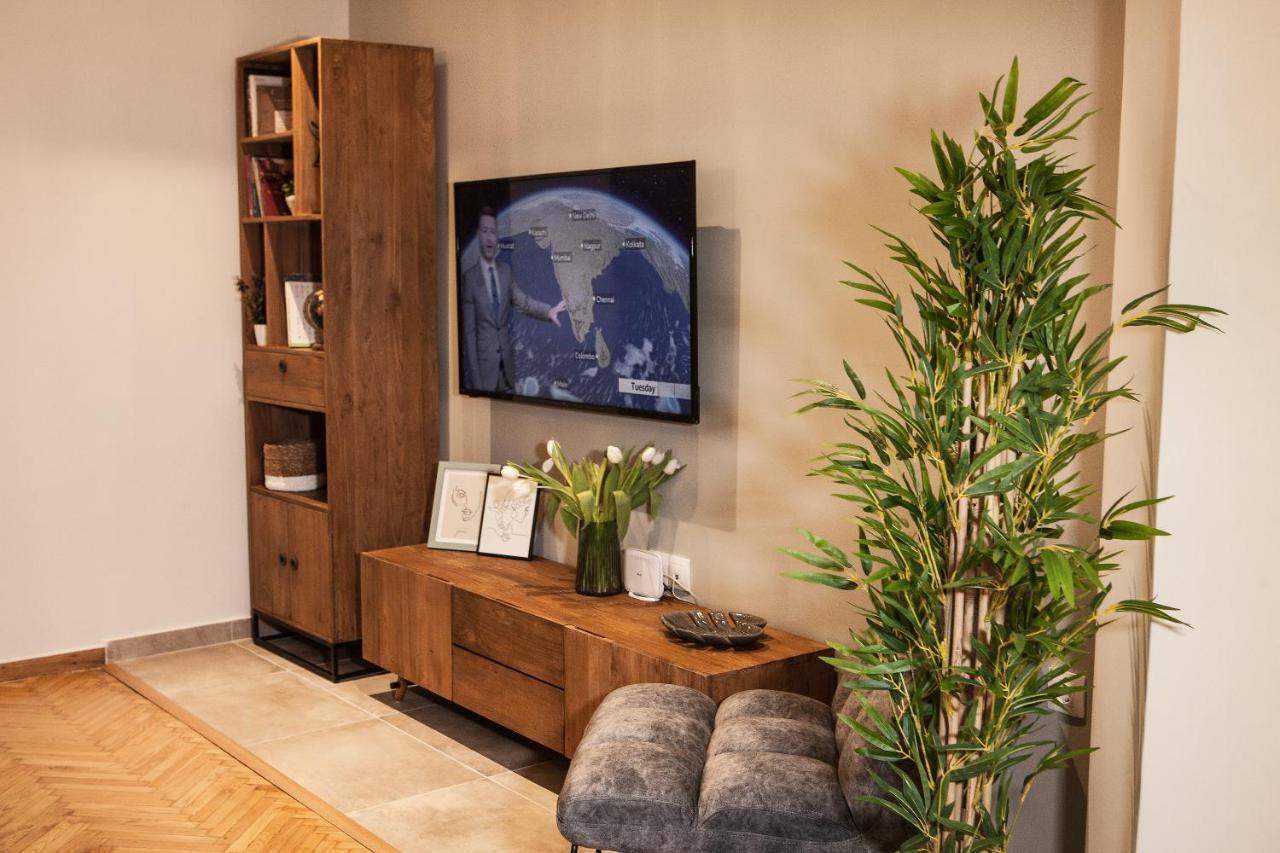 Central Comfy Modern Flat 2 Bedrooms 2 Bathrooms Atina Dış mekan fotoğraf