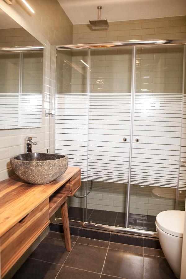 Central Comfy Modern Flat 2 Bedrooms 2 Bathrooms Atina Dış mekan fotoğraf